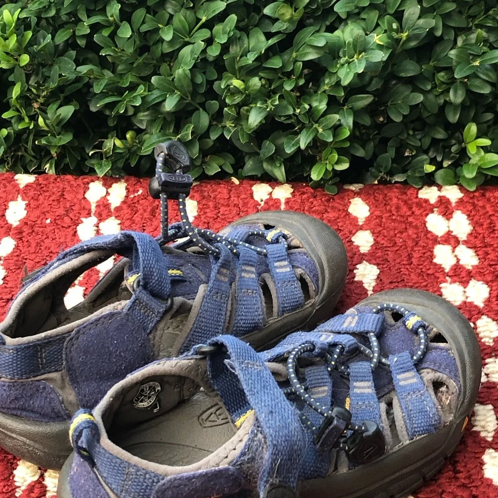 Keen Kids Boy’s Blue Outdoor Water Sport Sandals Size 12